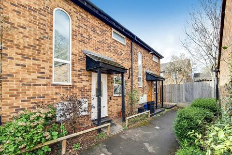 7 Headway Close, Richmond, TW10 7YW