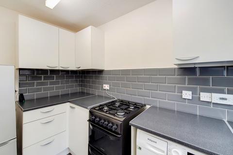 7 Headway Close, Richmond, TW10 7YW