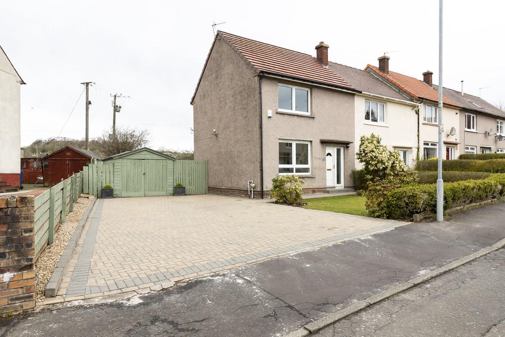 Mill Crescent, Torrance, Glasgow 2 bed end of terrace house £875 pcm