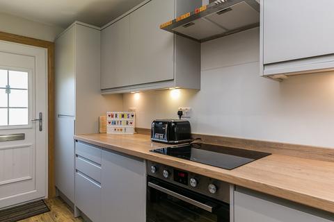 43 Firrhill Crescent, Edinburgh, EH13 9EW