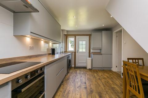 43 Firrhill Crescent, Edinburgh, EH13 9EW