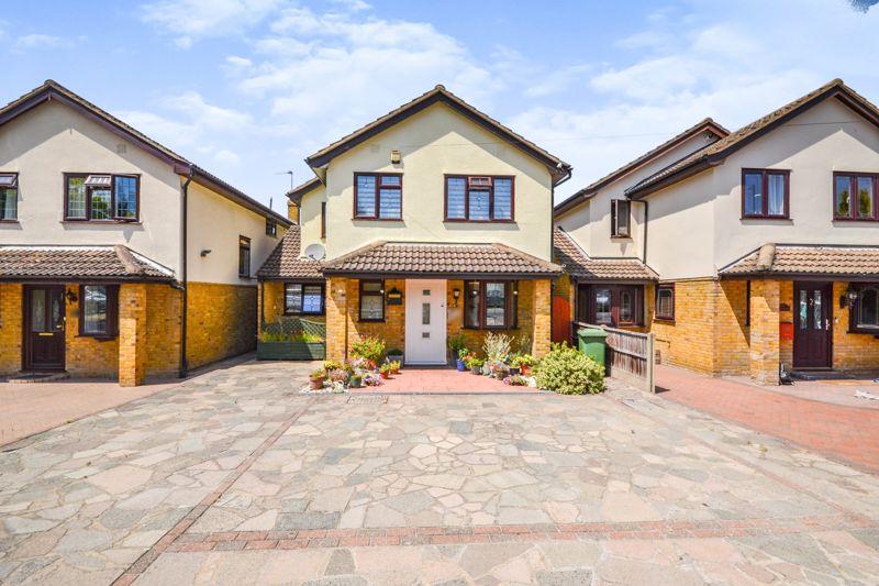 Southend Road, StanfordLeHope 4 bed detached house for sale £575,000