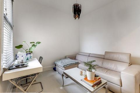 2 bedroom apartment for sale - Derby Road, Enfield, EN3