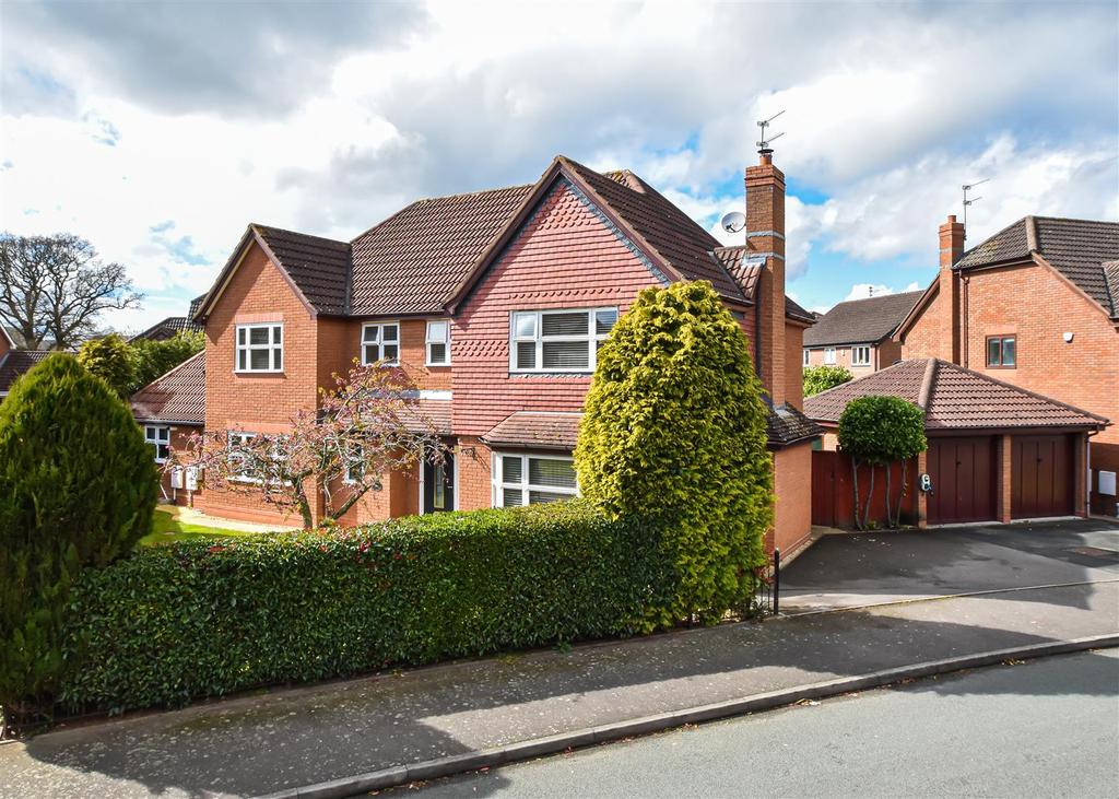 27 Old Farm Drive, Codsall... 5 bed detached house £650,000