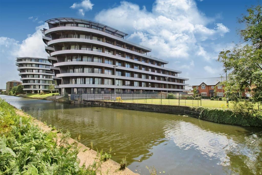 Woodfield Road, Altrincham 2 bed apartment for sale £225,000