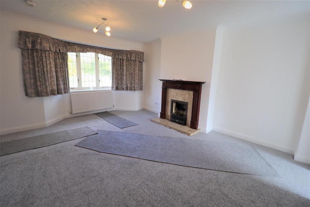 Frosty Hollow, East Hunsbury, Northampton 4 bed detached house £449,995