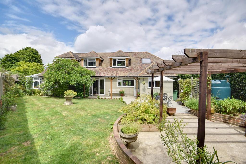 Mill Corner, Northiam 4 bed detached house £725,000