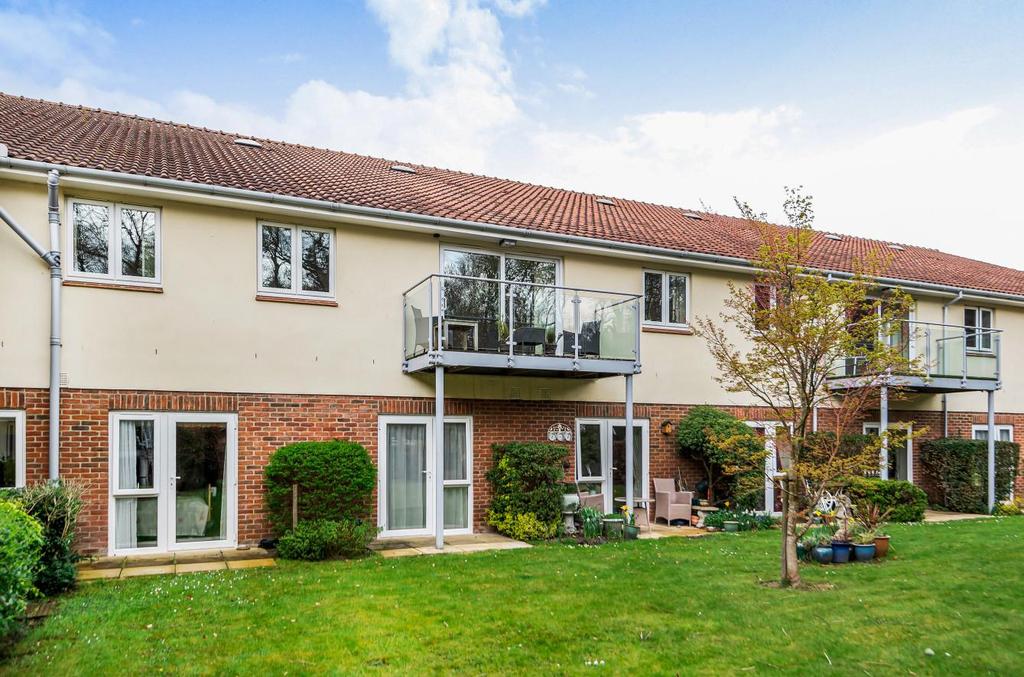 Shannon Way, Valley Park, Chandlers Ford 2 bed retirement property £