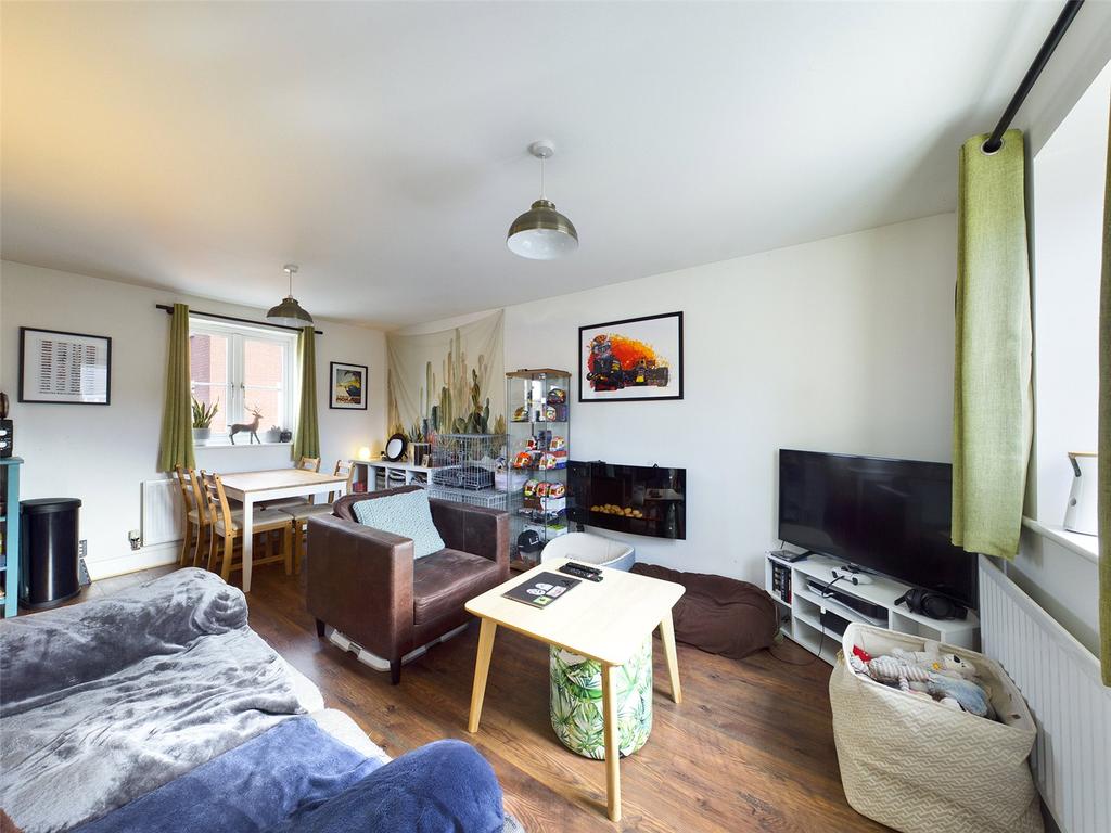 Maritime Court, Hempsted, Gloucester, Gloucestershire, GL2 2 bed end of terrace house £875 pcm