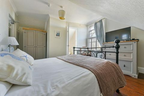 18 bedroom end of terrace house for sale - Bedford Hill,London,SW12 9HJ