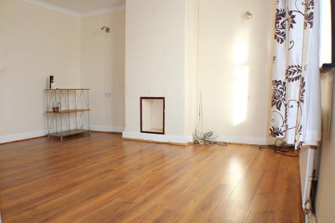 3 bedroom terraced house to rent, Kipling Terrace, Edmonton N9