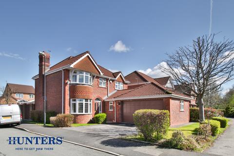 4 bedroom detached house for sale - Challum Drive, Chadderton, OL9 0LY