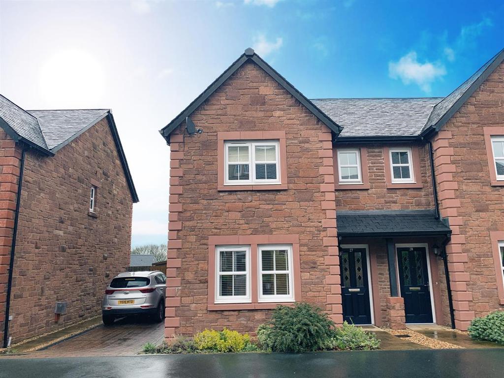Kershaw Drive, Lancaster 3 bed semidetached house for sale £280,000