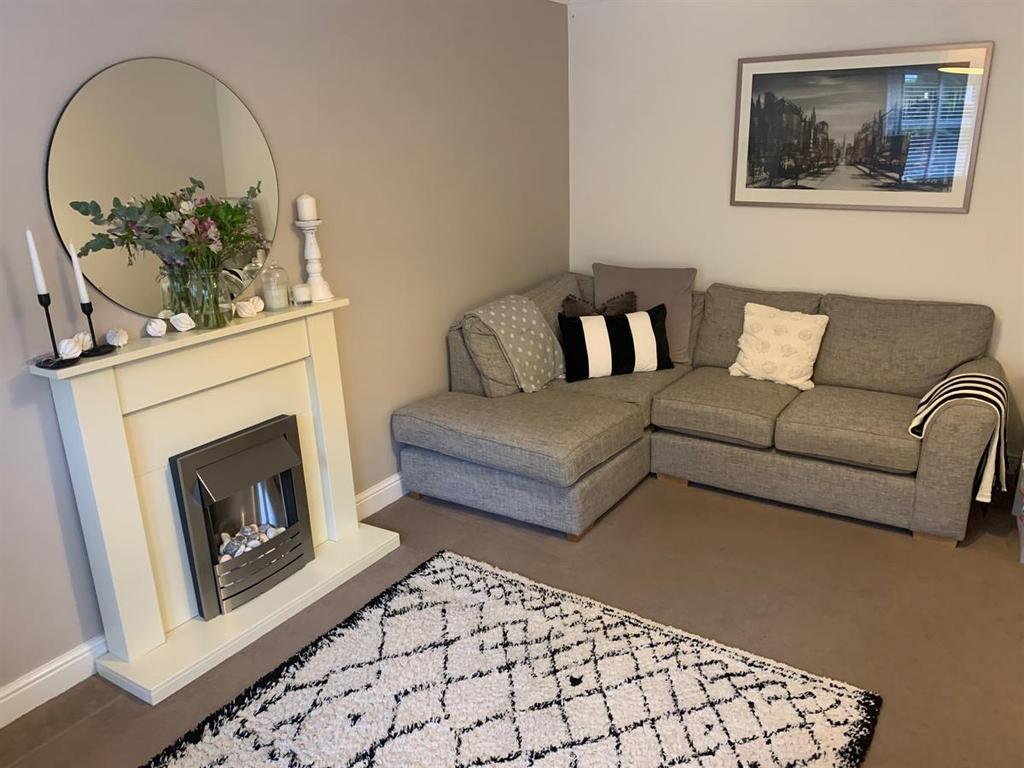Kershaw Drive, Lancaster 3 bed semidetached house for sale £280,000