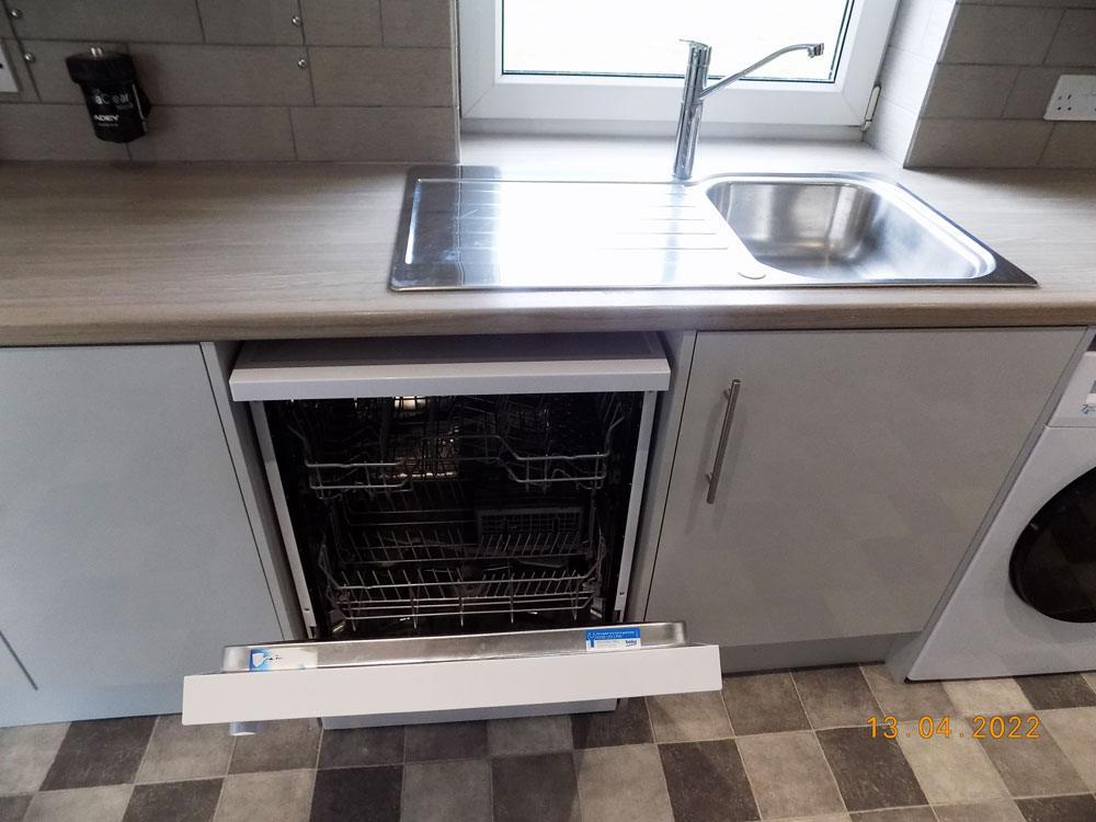 Kitchen Dish Washer
