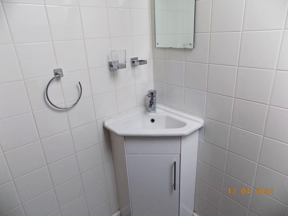 Bedroom 2 Toilet