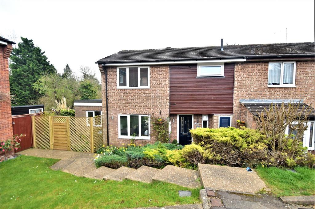 Quarrendon Road, Amersham, Buckinghamshire, HP7 3 bed end of terrace