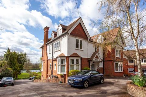 7, Warrenside The Warren, Caversham, Reading, RG4 7TQ