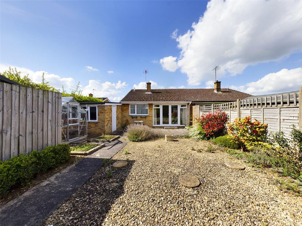 Kennedy Close, Hucclecote... 2 bed bungalow £265,000