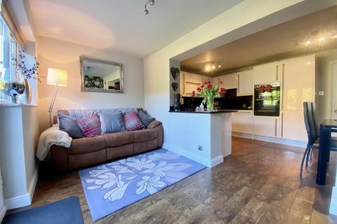 36 Farnaby Drive, High Green, Sheffield, S35 4NY