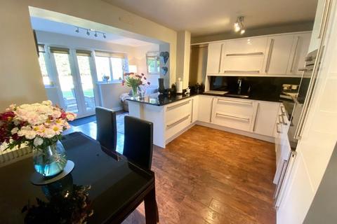 36 Farnaby Drive, High Green, Sheffield, S35 4NY