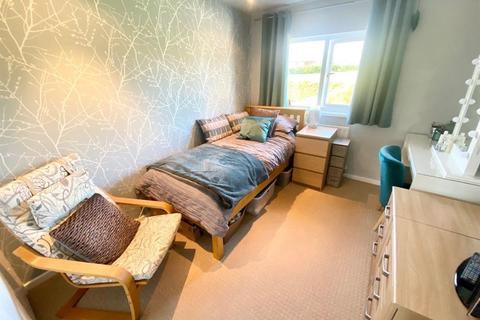 36 Farnaby Drive, High Green, Sheffield, S35 4NY