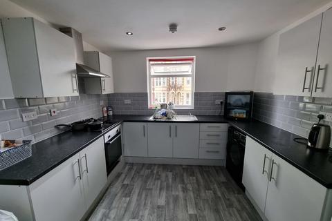 3 bedroom flat to rent - 165 Albany Road , Cathays , Cardiff