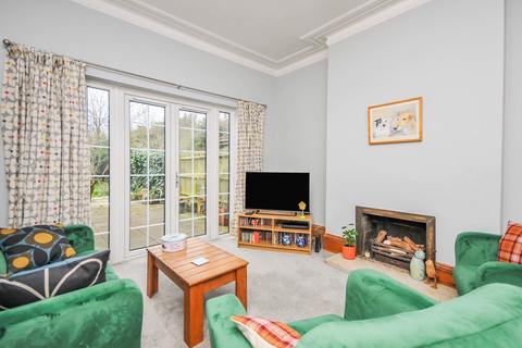 5 bedroom semi-detached house for sale - Masons Hill, Bromley