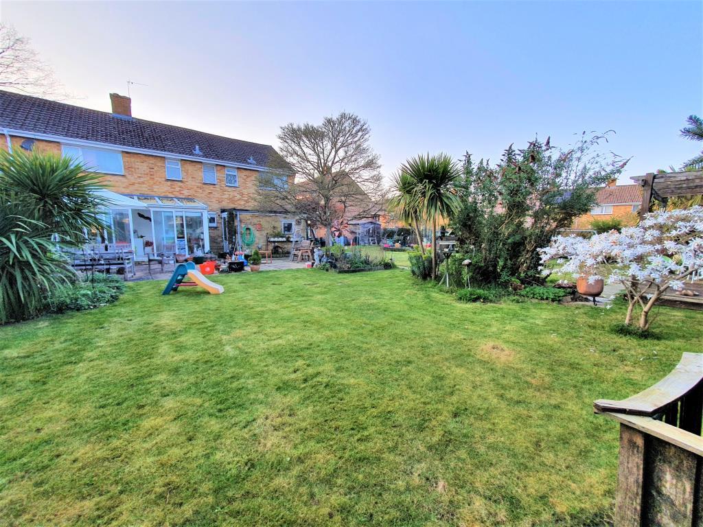 Abingdon, Oxfordshire, OX14 5 bed semidetached house £550,000