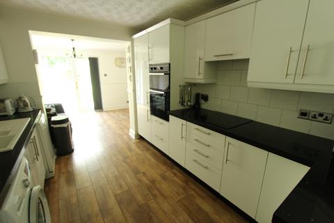 66 Catharine Close, Chafford Hundred, Grays, RM16 6QH