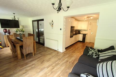 66 Catharine Close, Chafford Hundred, Grays, RM16 6QH