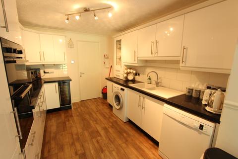 66 Catharine Close, Chafford Hundred, Grays, RM16 6QH