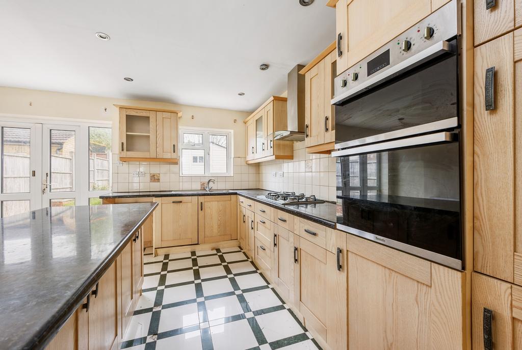 Ferrymead Drive, Greenford, UB6 3 bed house £525,000