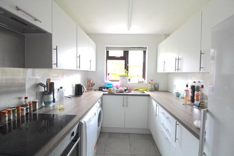 5 bedroom semi-detached house to rent - The Avenue, Moulsecoomb, Brighton, BN2