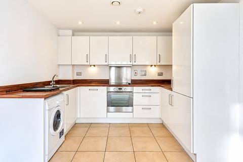 2 bedroom apartment to rent, Cross Close, Cirencester, GL7
