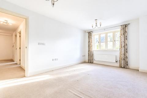 2 bedroom apartment to rent, Cross Close, Cirencester, GL7
