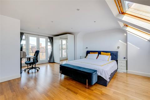 4 bedroom end of terrace house to rent, Thurleigh Avenue, SW12