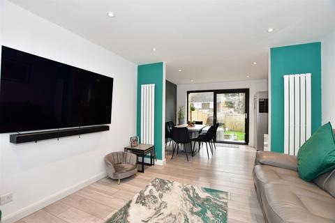 11 Briar Close, Larkfield, Aylesford, ME20 6NA