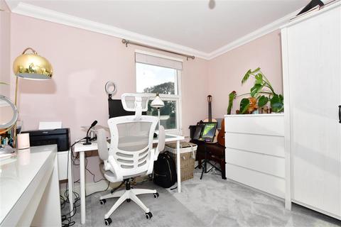 Grosvenor, 8 Cecil Road, Gravesend, DA11 7DG