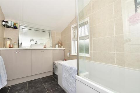Grosvenor, 8 Cecil Road, Gravesend, DA11 7DG