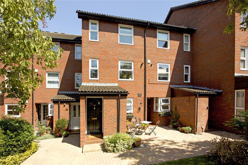 Fountain Gardens, Windsor, Berkshire, SL4 2 bed £450,000