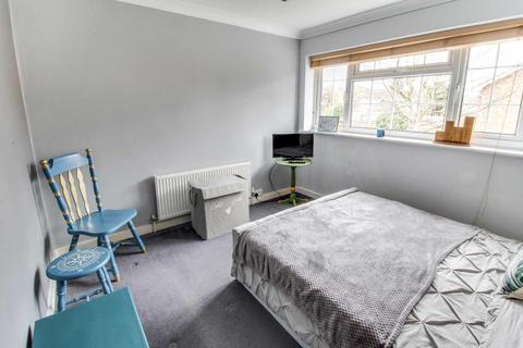 37 Highgate Road, Woodley, Reading, RG5 3ND