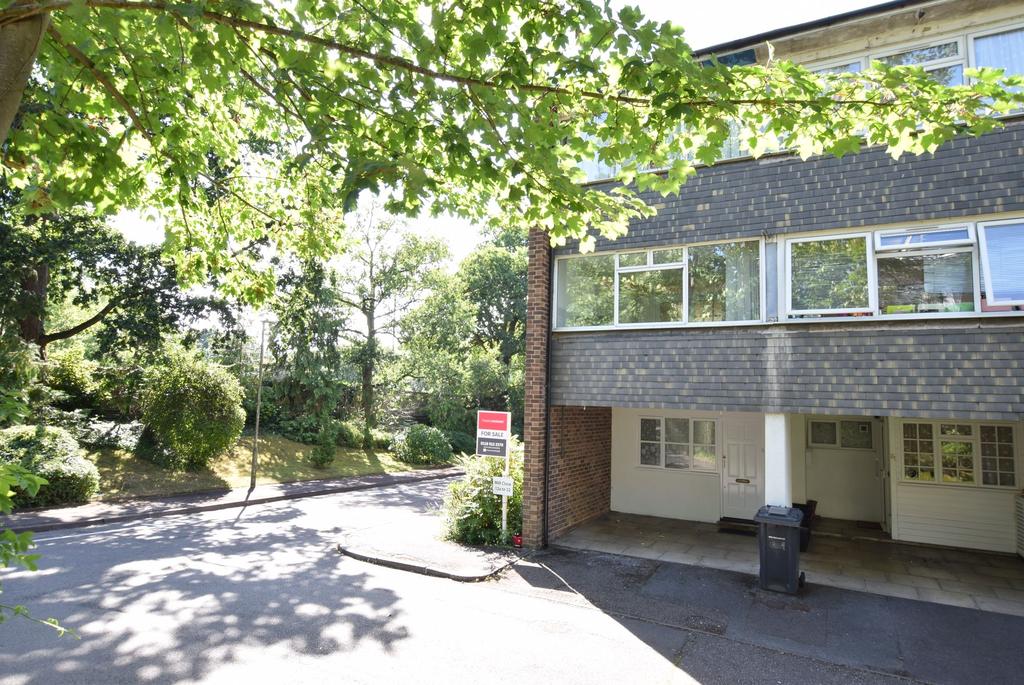 Mill Close, Wokingham, RG41 3 bed terraced house £1,600 pcm (£369 pw)