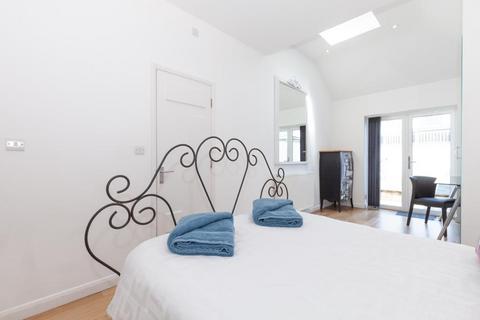 2 bedroom apartment to rent, Wharton Road,  Headington,  OX3
