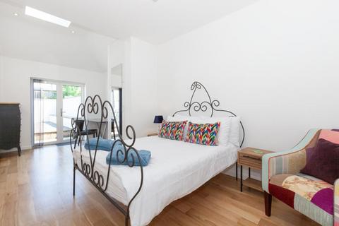 2 bedroom apartment to rent, Wharton Road,  Headington,  OX3