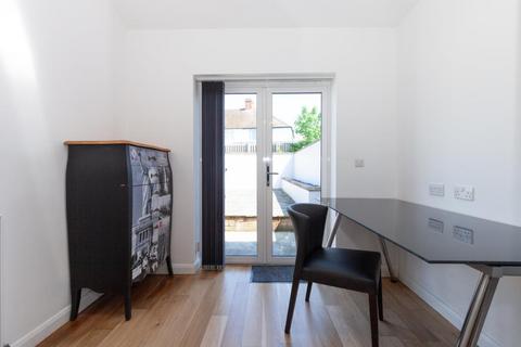 2 bedroom apartment to rent, Wharton Road,  Headington,  OX3