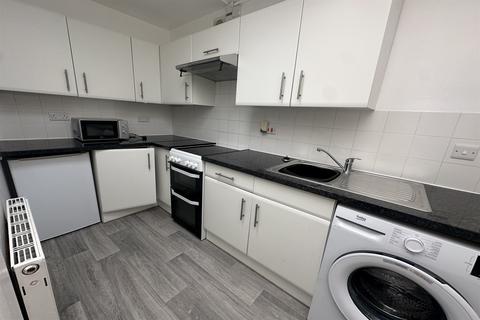 Queens Road, NG9