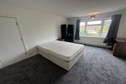 undefined, Queens Road, NG9