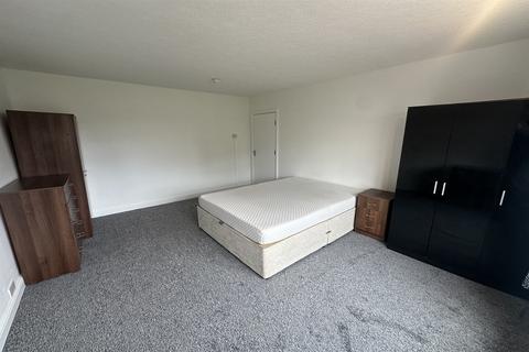 undefined, Queens Road, NG9