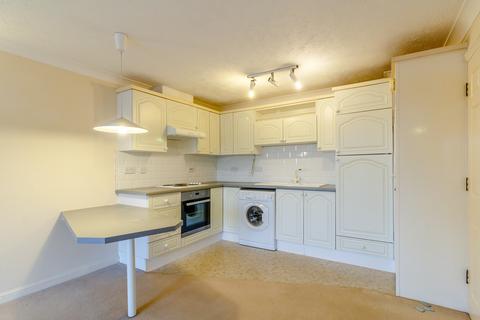 1 bedroom flat to rent, Cobham Gate, Freelands Road, Cobham, KT11